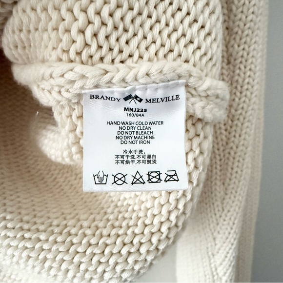 Brandy Melville American Flag Sweater Chunky Cozy Cream Red Blue S M L - Picture 4 of 5